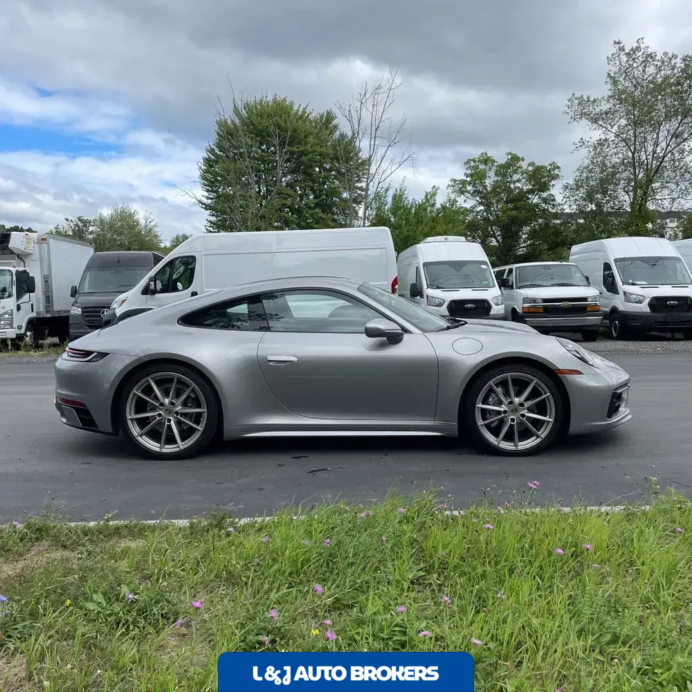 2021 Porsche 911 Carrera