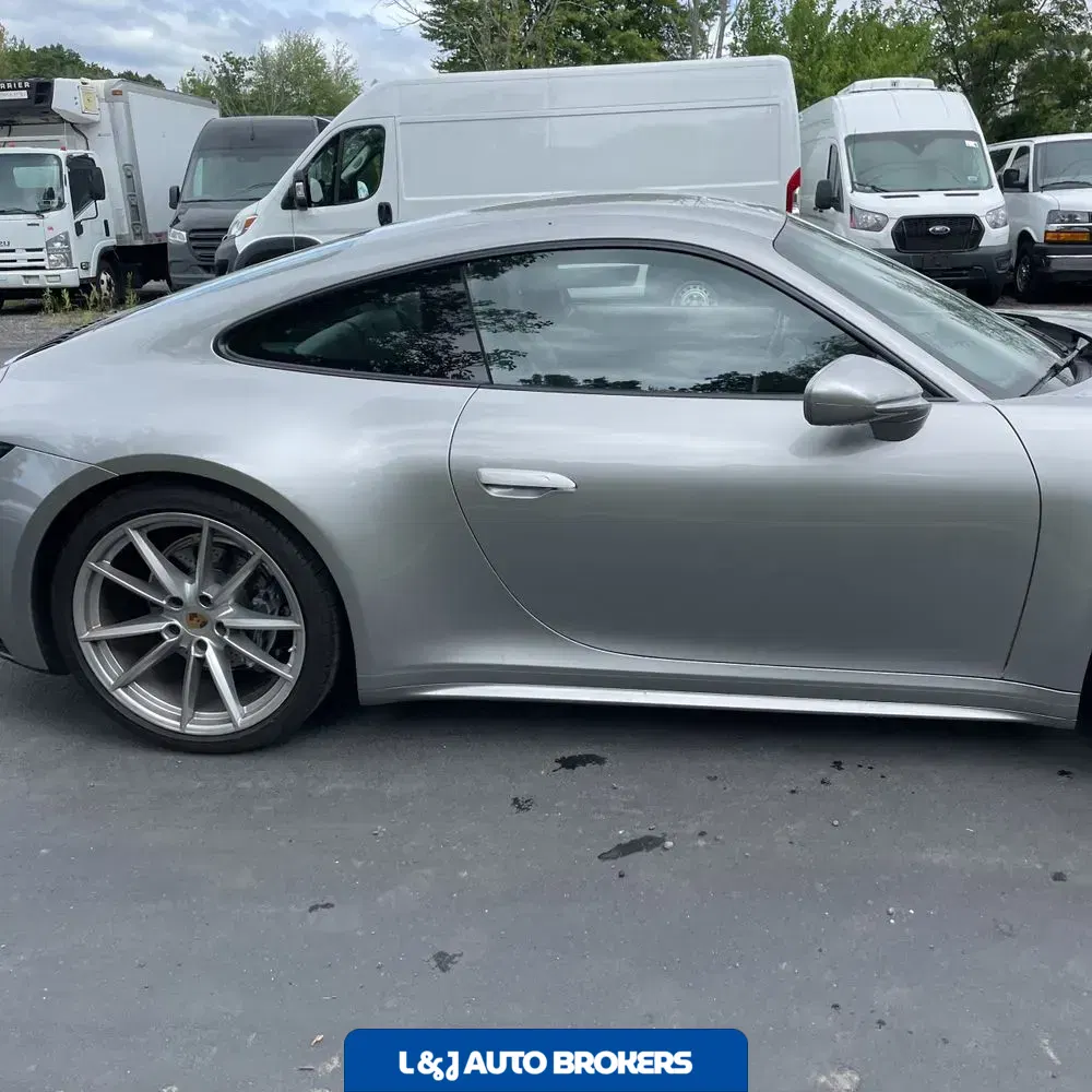 2021 Porsche 911 Carrera