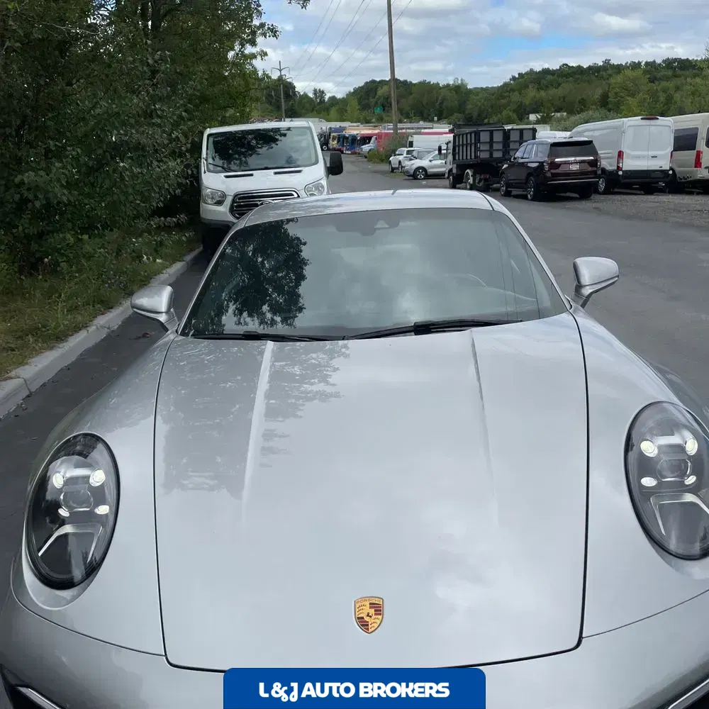 2021 Porsche 911 Carrera