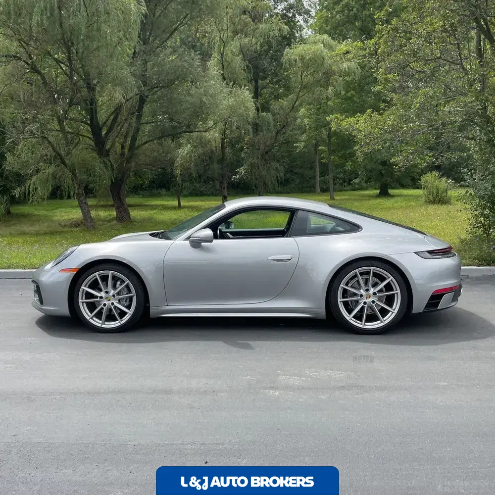 2021 Porsche 911 Carrera