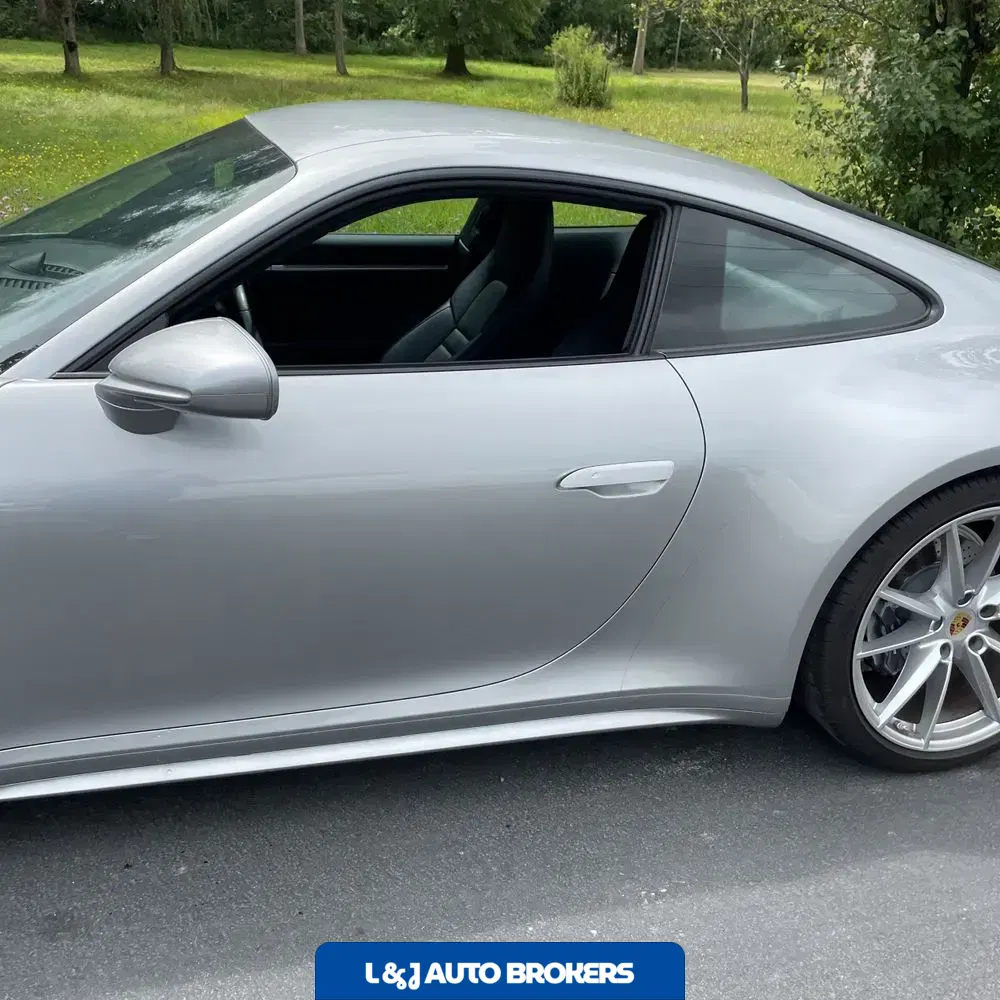 2021 Porsche 911 Carrera
