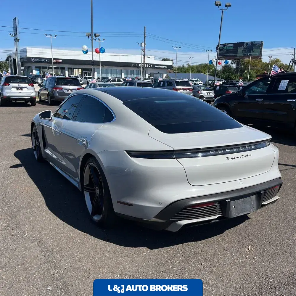 2021 Porsche Taycan Turbo