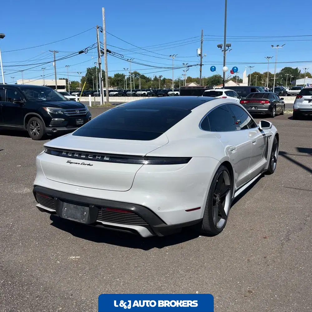 2021 Porsche Taycan Turbo