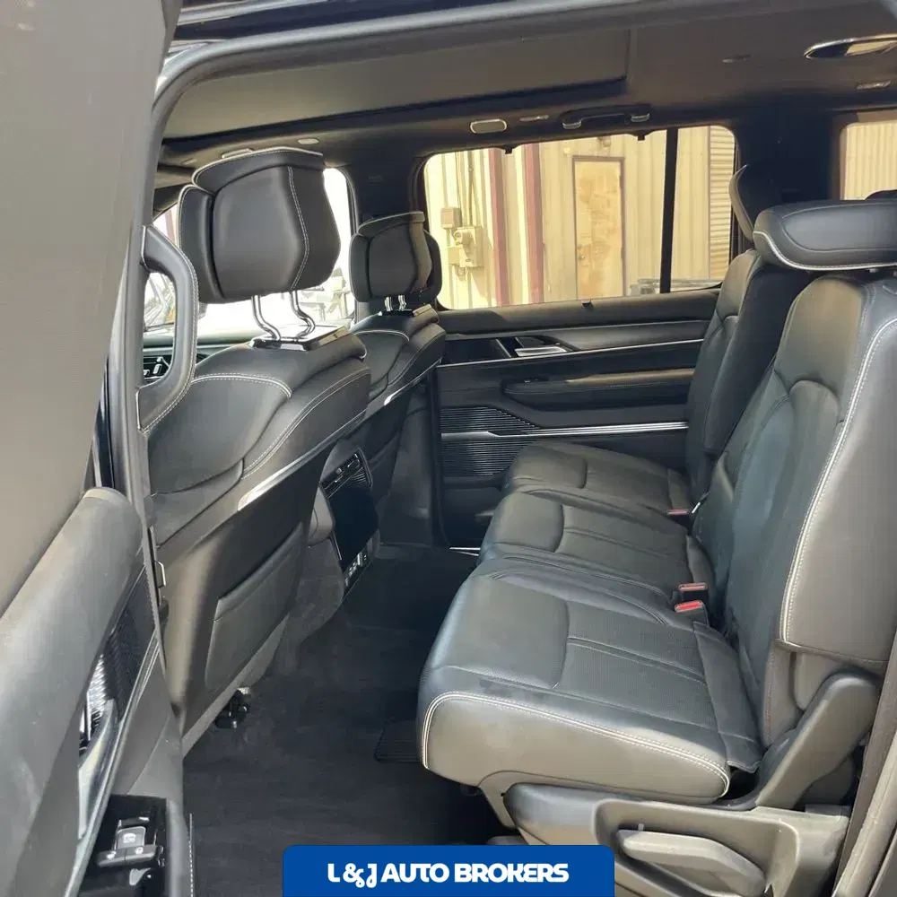 2023 Jeep Grand Wagoneer Obsidian