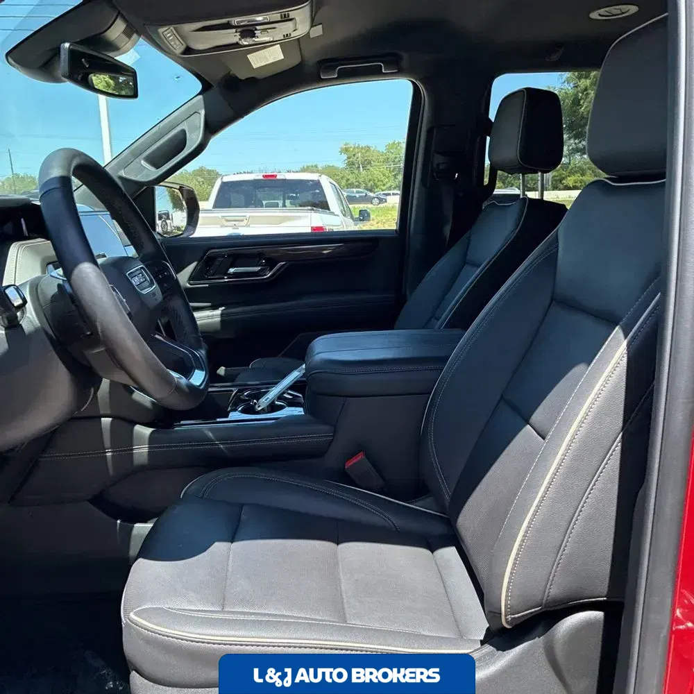 2025 GMC Yukon Elevation