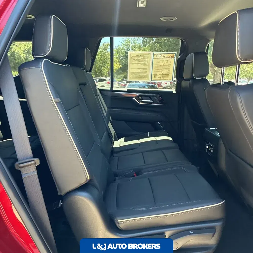2025 GMC Yukon Elevation