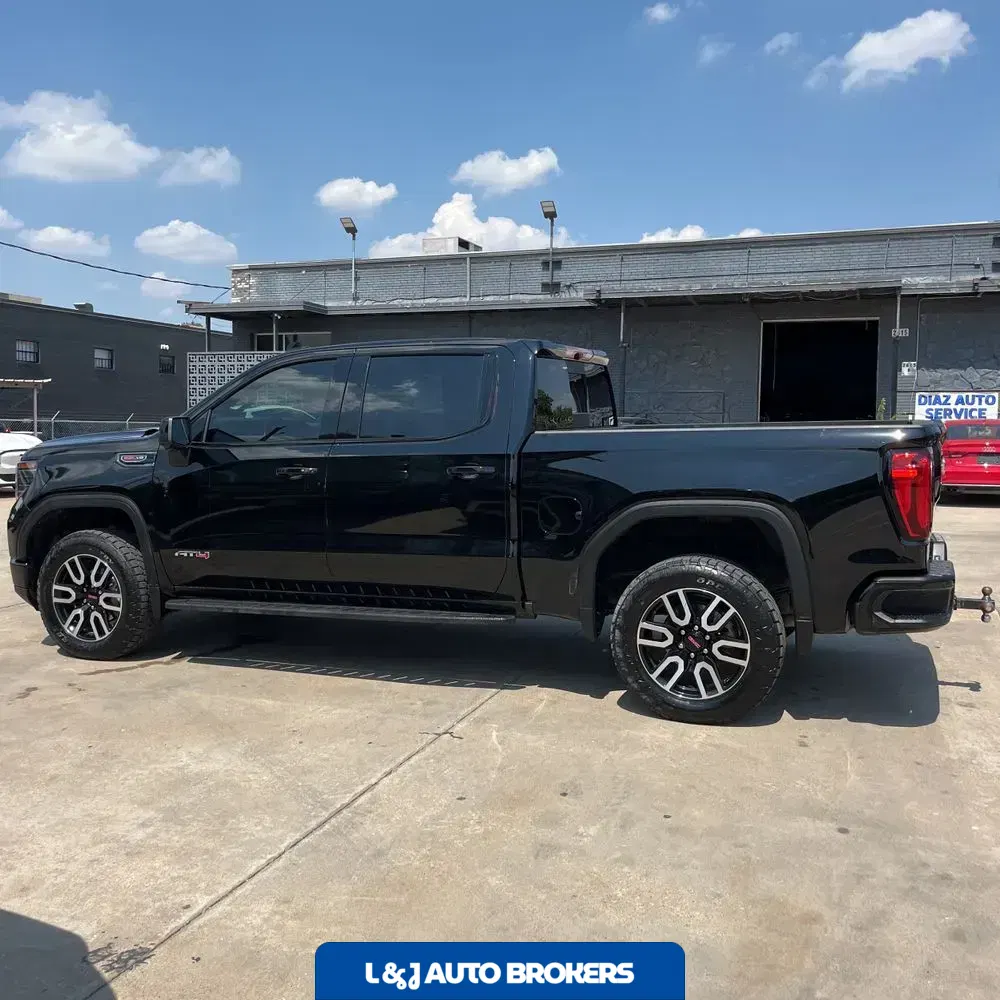 2023 GMC Sierra 1500 AT4