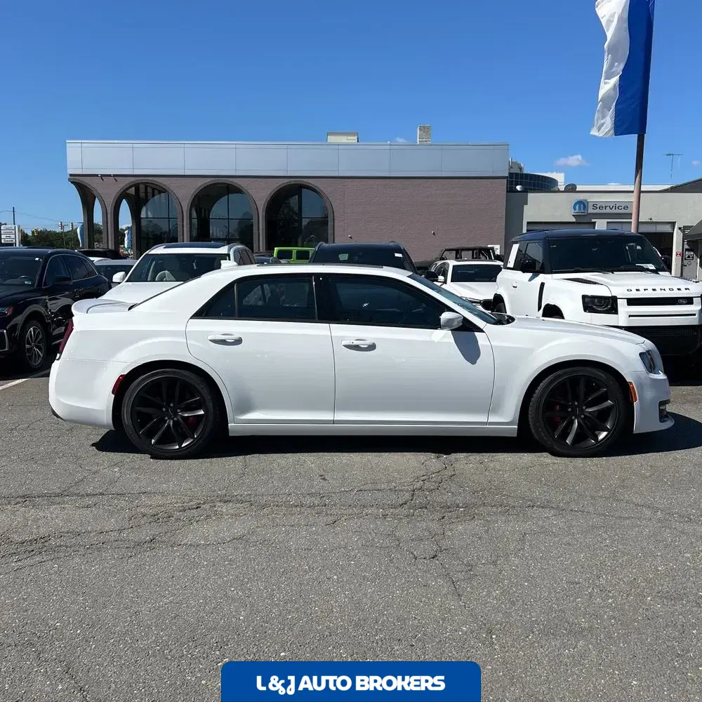 2023 Chrysler 300 C