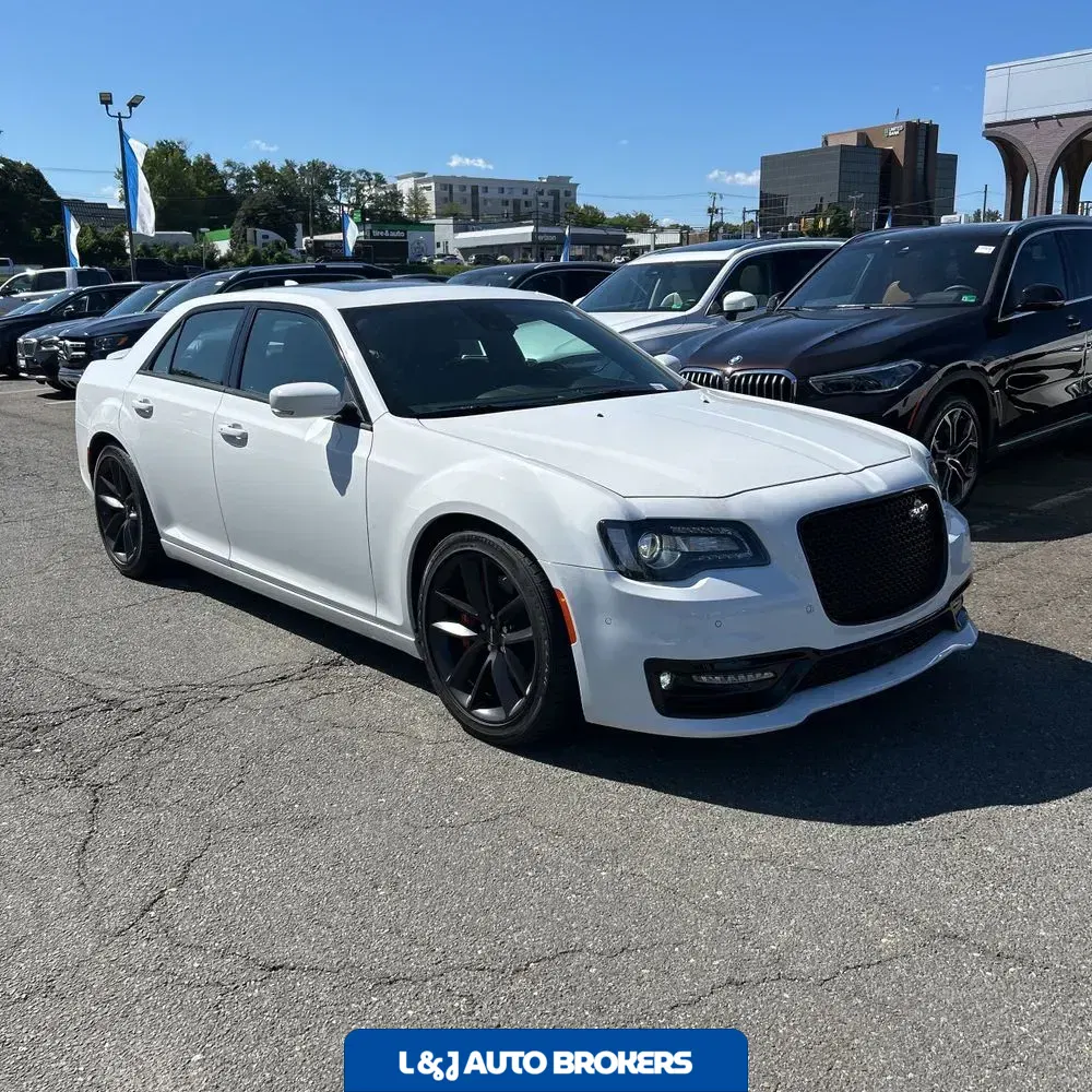 2023 Chrysler 300 C