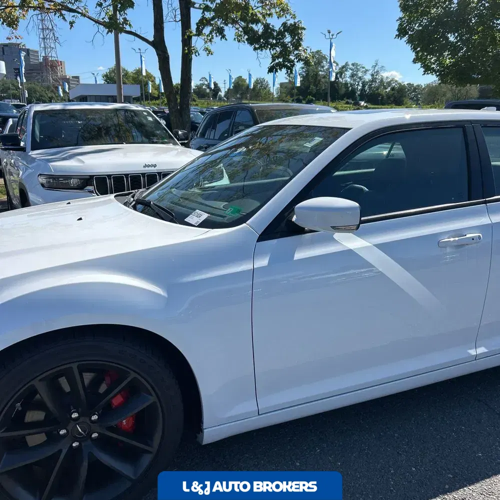 2023 Chrysler 300 C