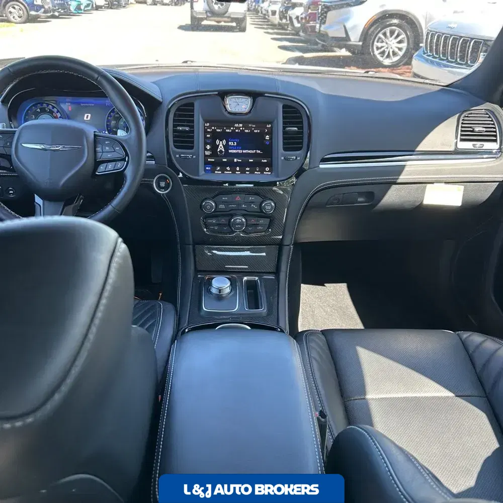 2023 Chrysler 300 C