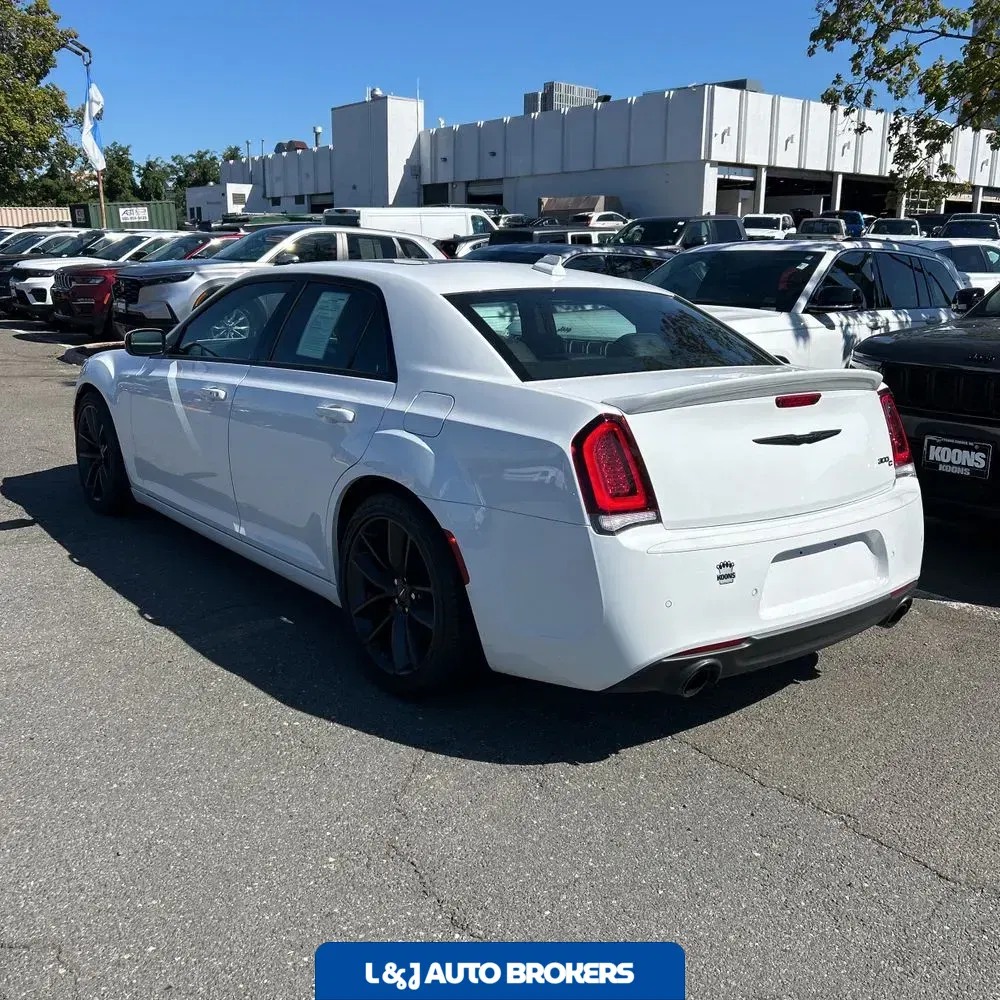 2023 Chrysler 300 C