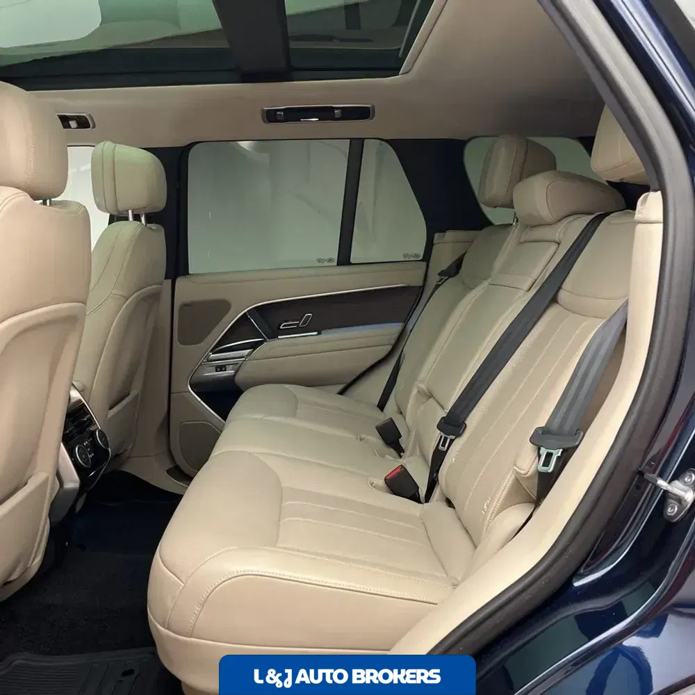 2023 Land Rover Range Rover SE
