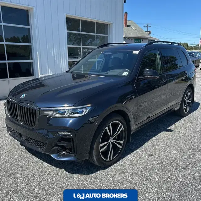 2022 BMW X7 M50i