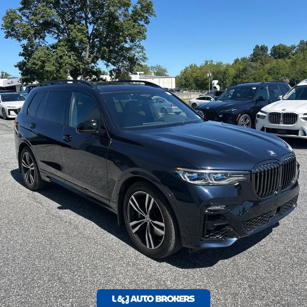 2022 BMW X7 M50i