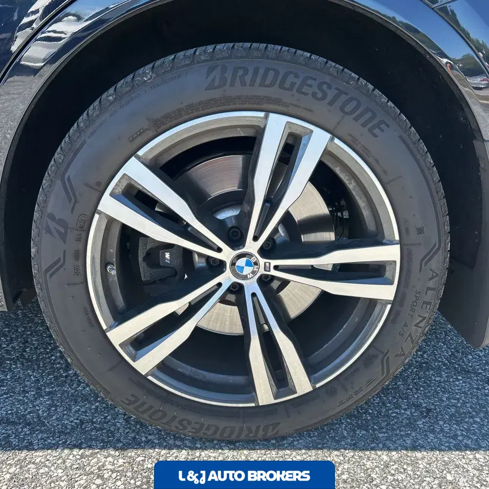2022 BMW X7 M50i