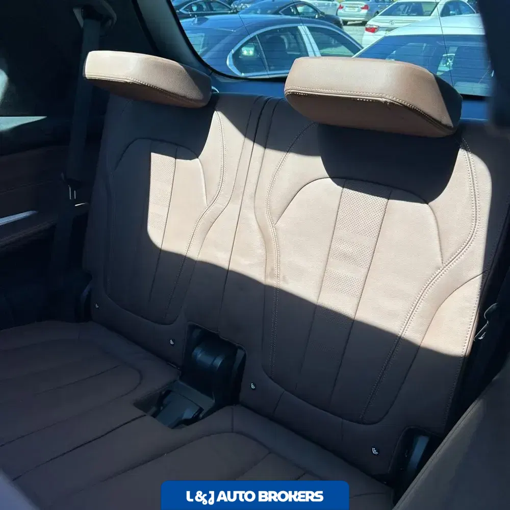 2022 BMW X7 M50i