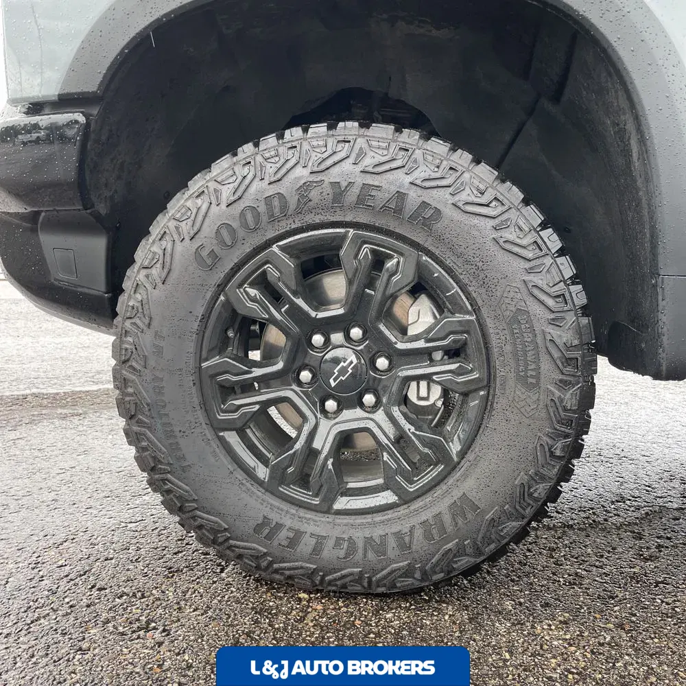 2025 Chevrolet Silverado 1500 ZR2