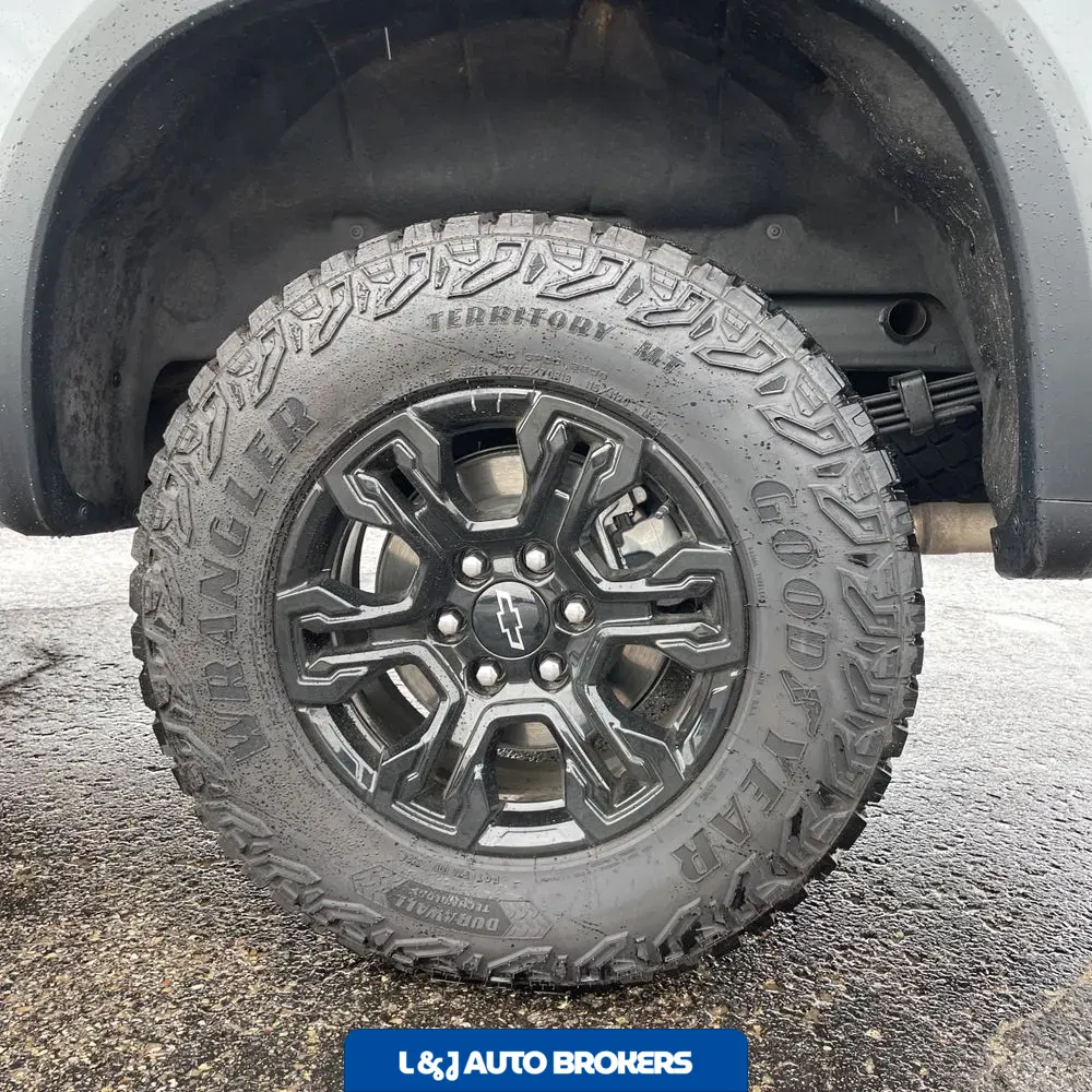 2025 Chevrolet Silverado 1500 ZR2
