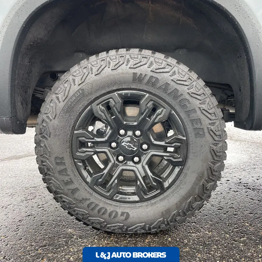 2025 Chevrolet Silverado 1500 ZR2