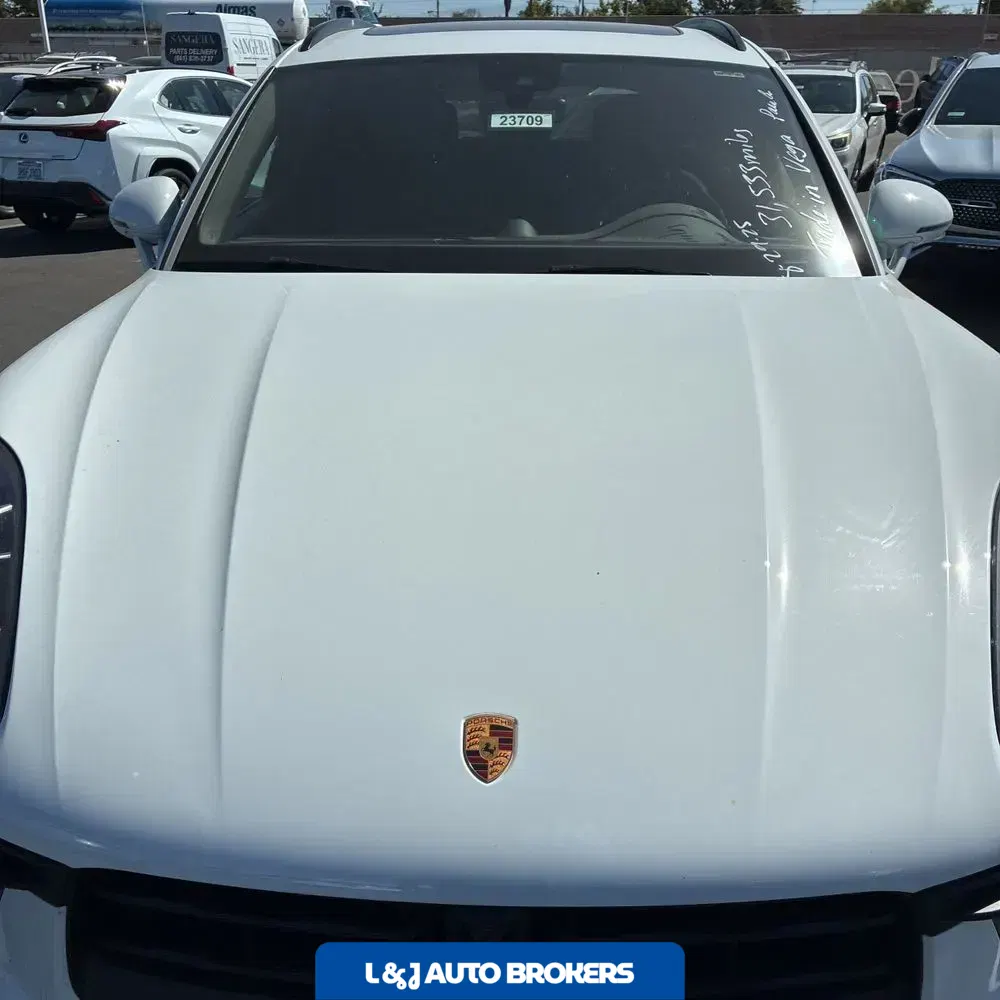 2024 Porsche Macan Base