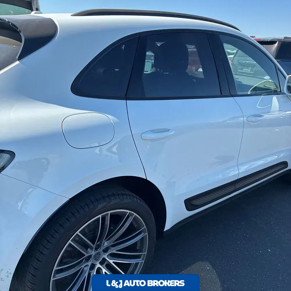 2024 Porsche Macan Base
