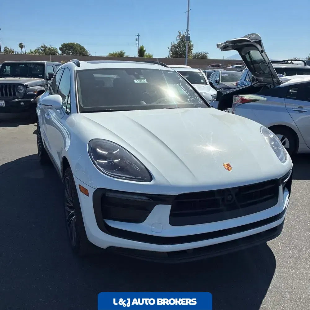 2024 Porsche Macan Base