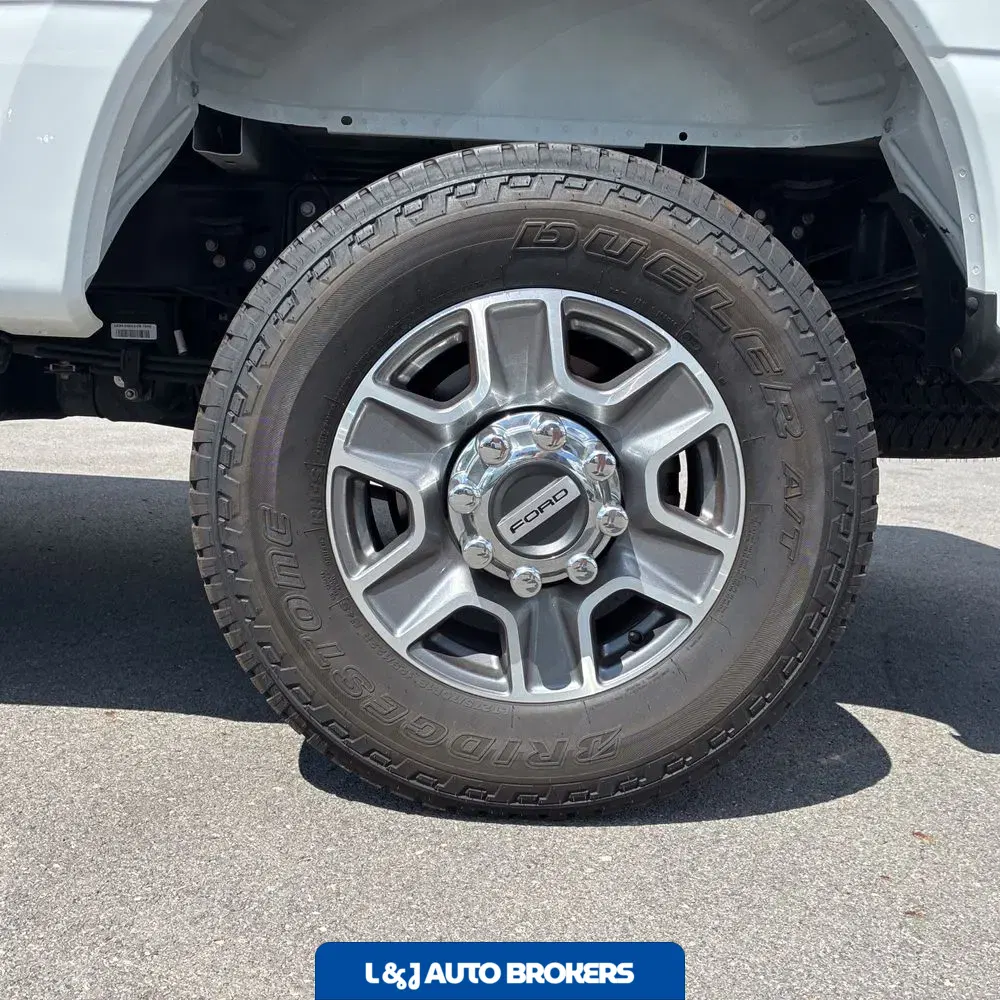 2024 Ford F350 S/D Lariat