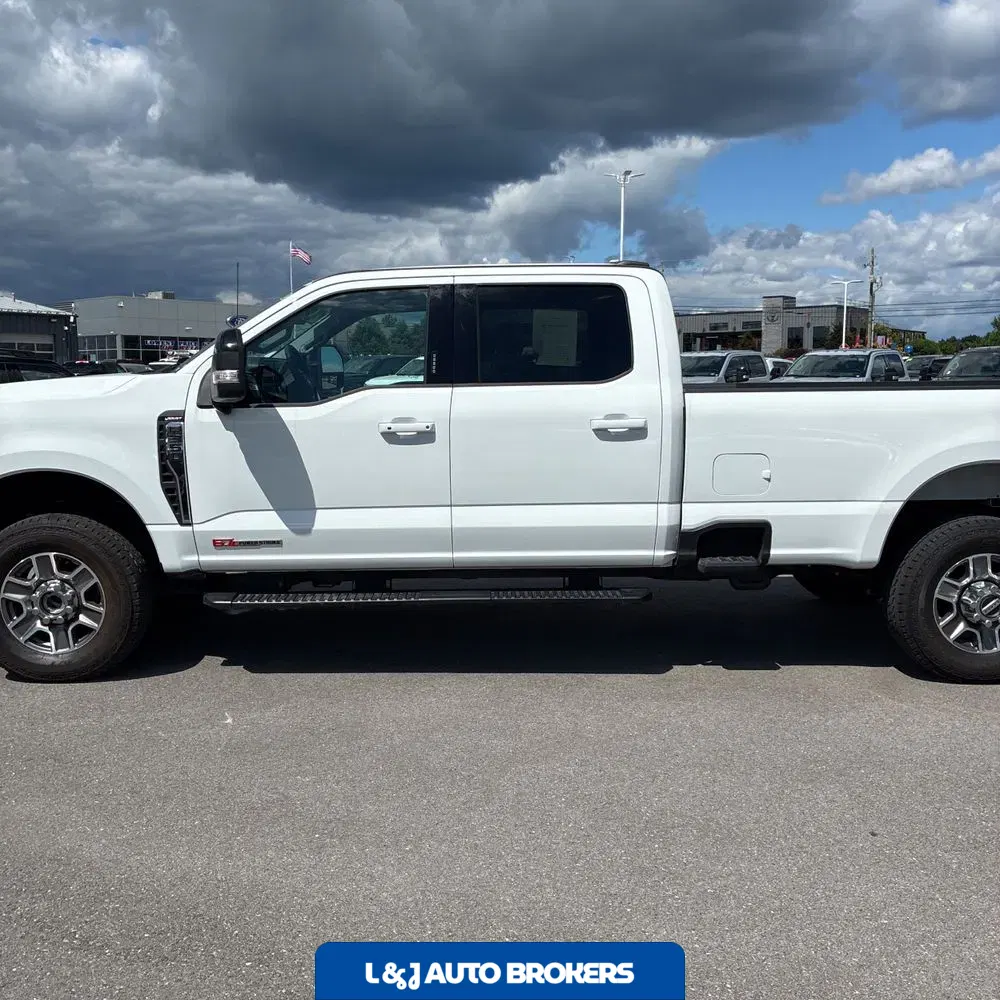 2024 Ford F350 S/D Lariat