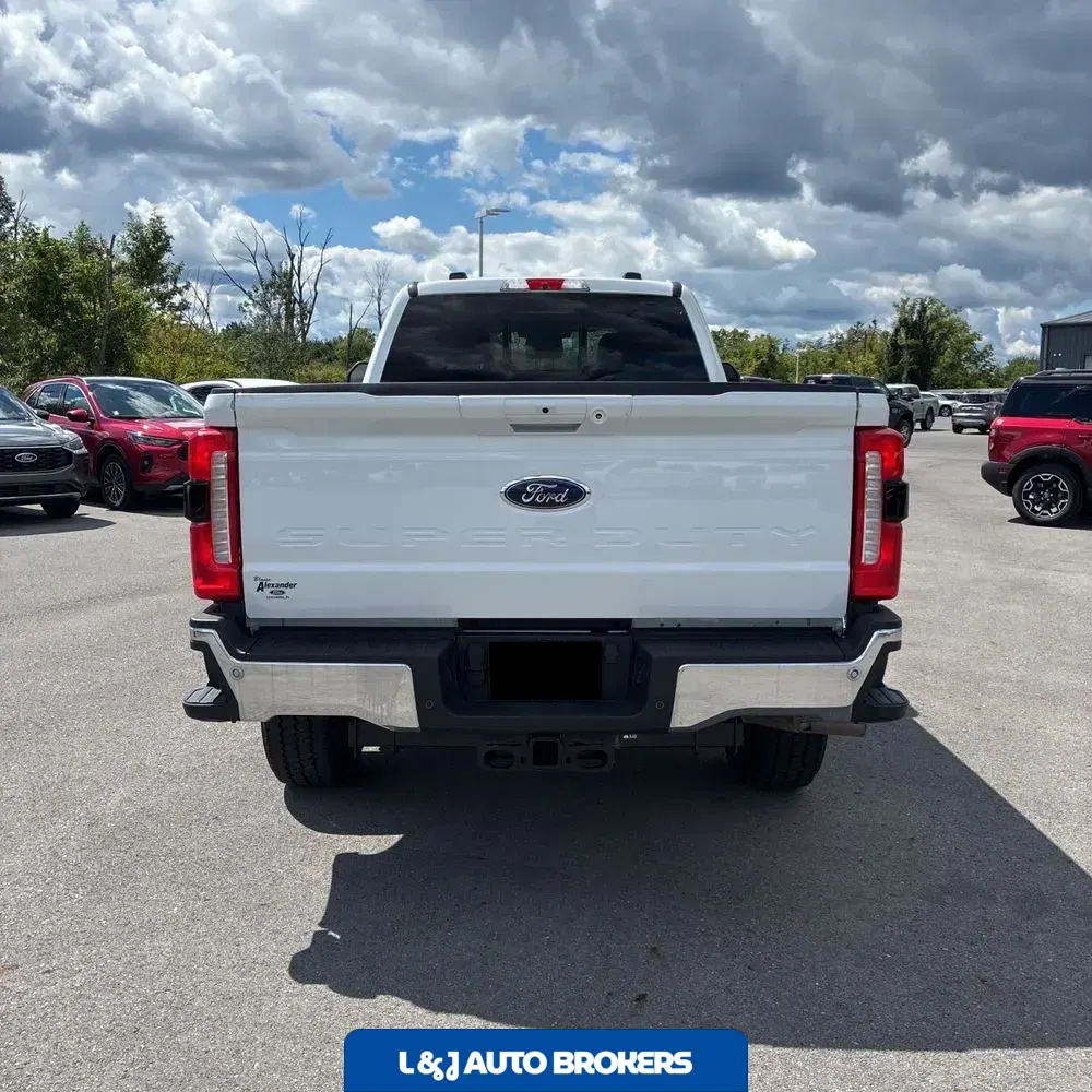 2024 Ford F350 S/D Lariat