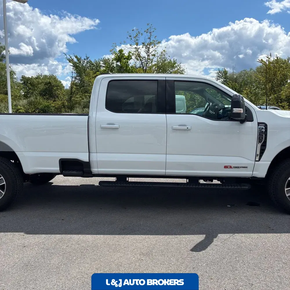 2024 Ford F350 S/D Lariat