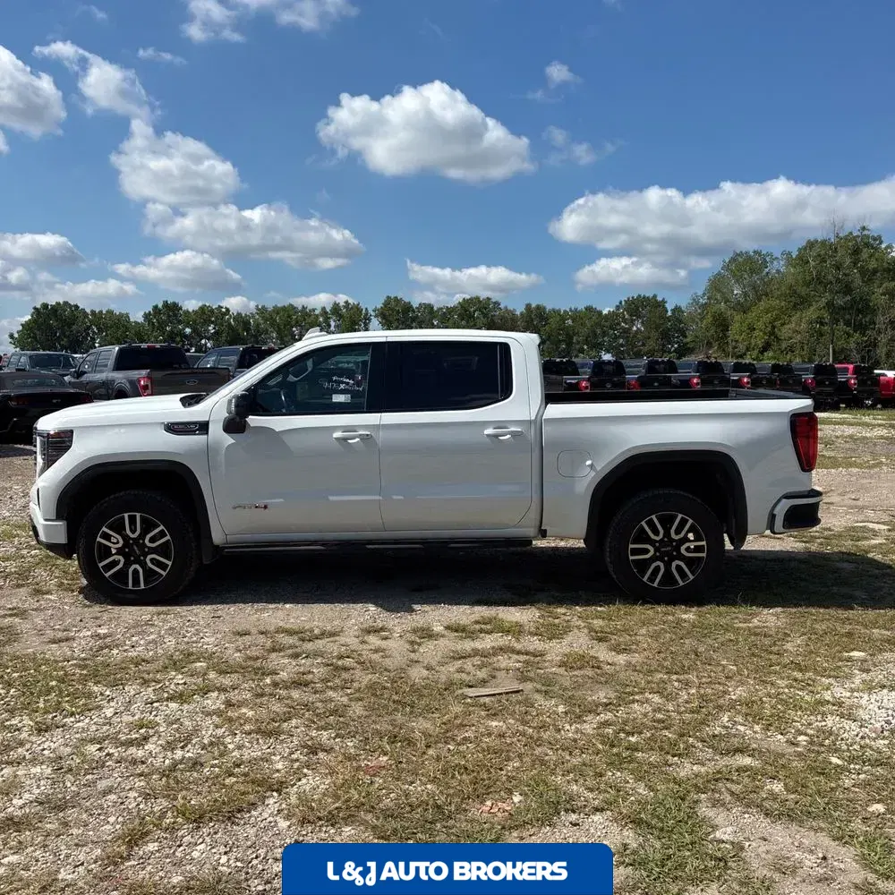 2023 GMC Sierra 1500 AT4