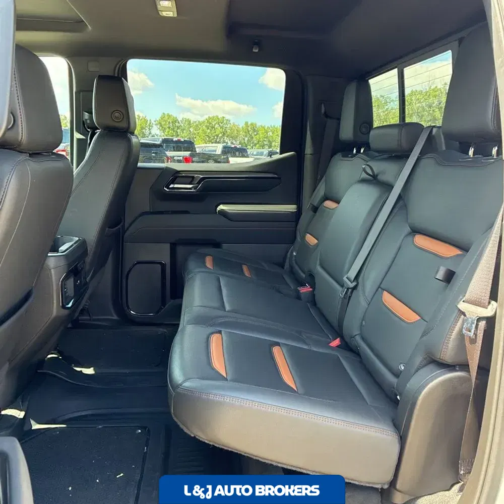 2023 GMC Sierra 1500 AT4