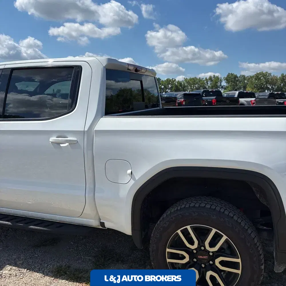 2023 GMC Sierra 1500 AT4