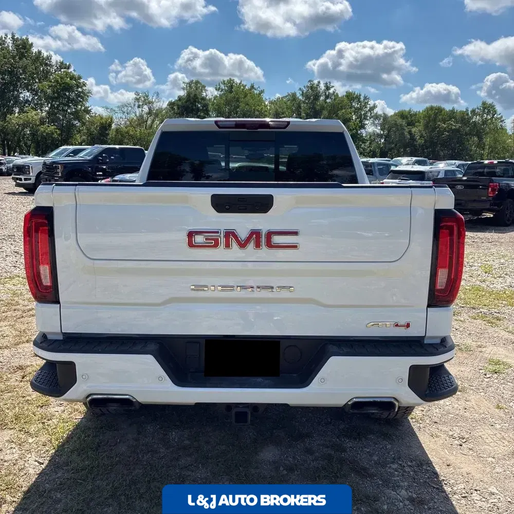 2023 GMC Sierra 1500 AT4