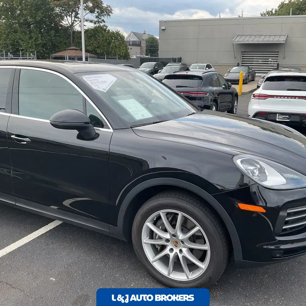 2023 Porsche Cayenne Base