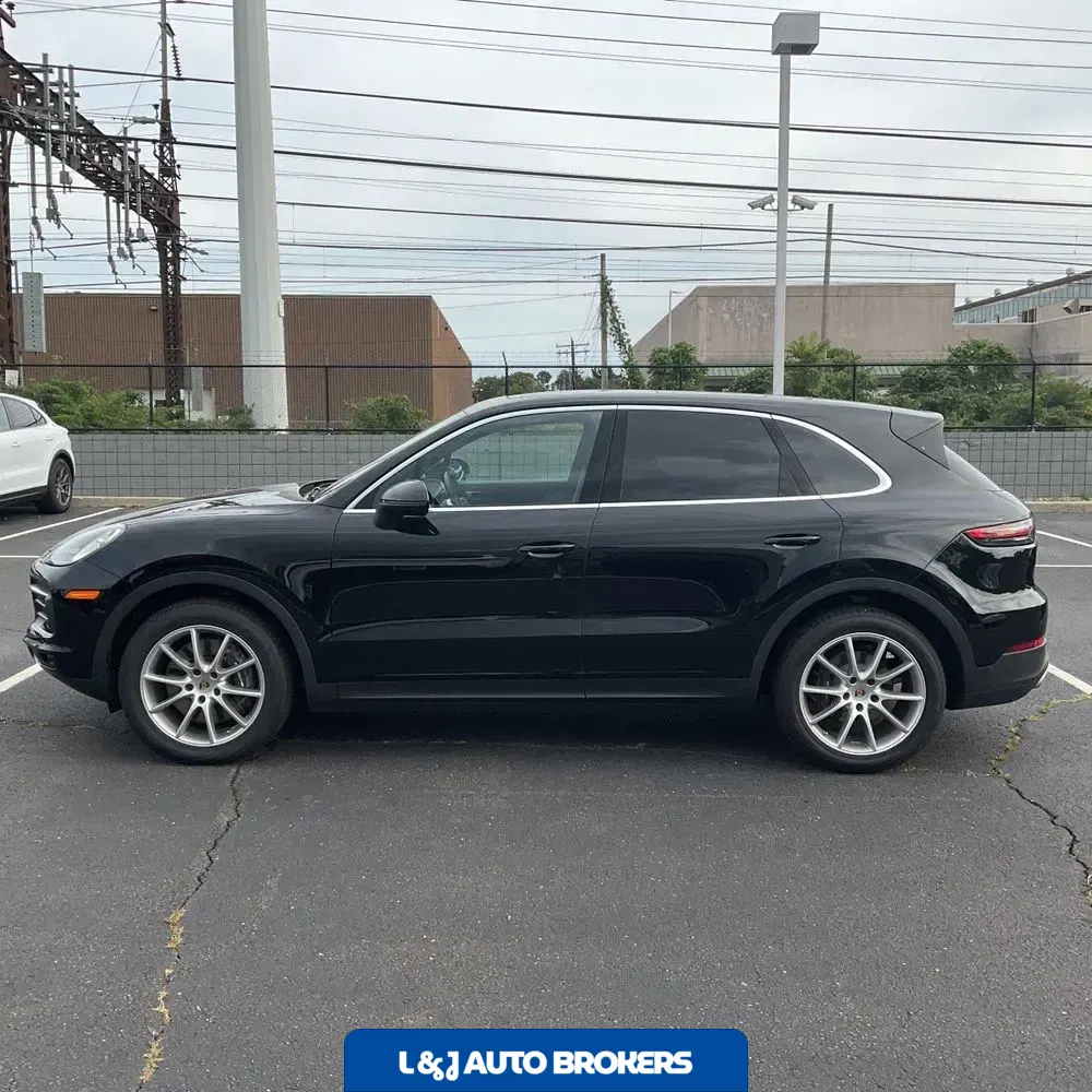 2023 Porsche Cayenne Base