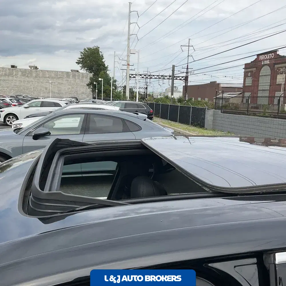 2023 Porsche Cayenne Base