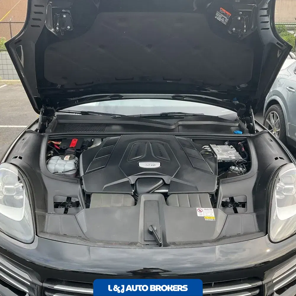 2023 Porsche Cayenne Base