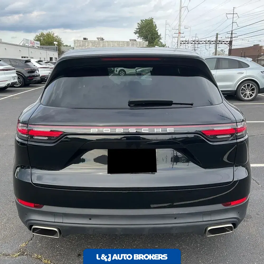 2023 Porsche Cayenne Base