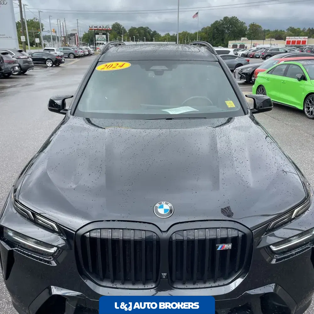 2024 BMW X7 M60i