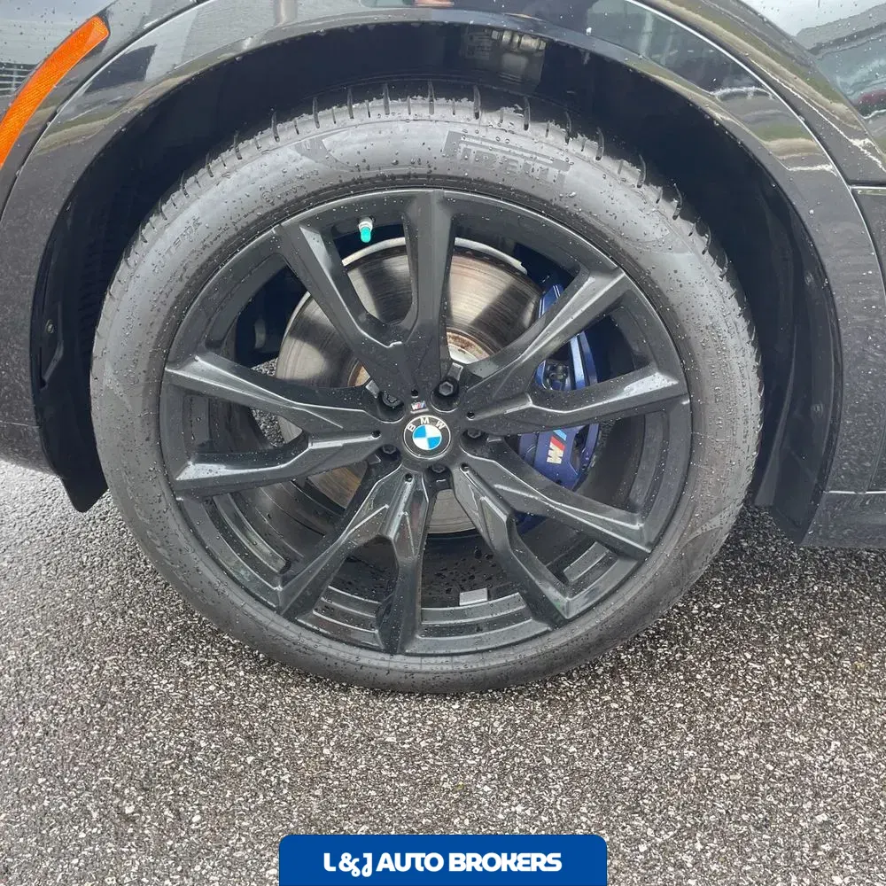 2024 BMW X7 M60i