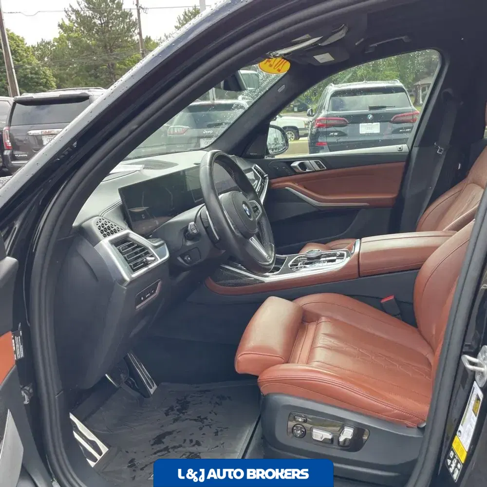 2024 BMW X7 M60i