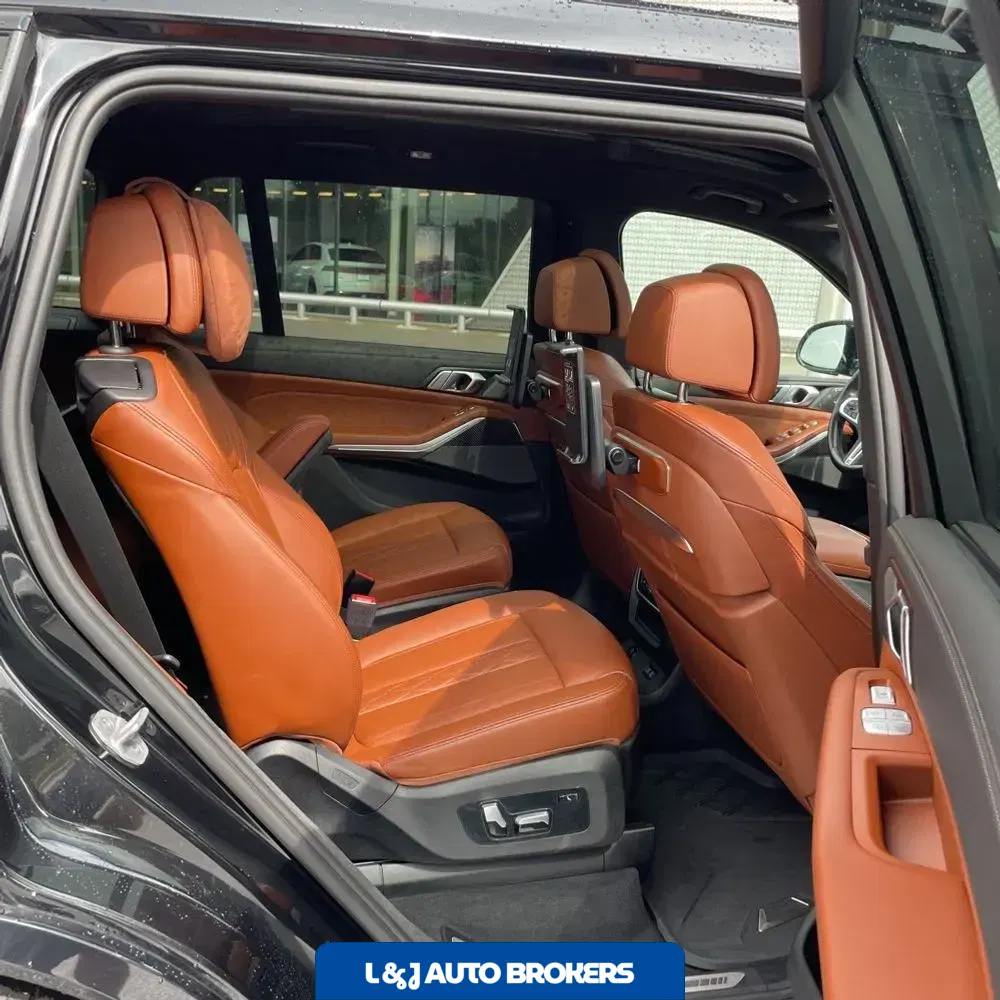 2024 BMW X7 M60i