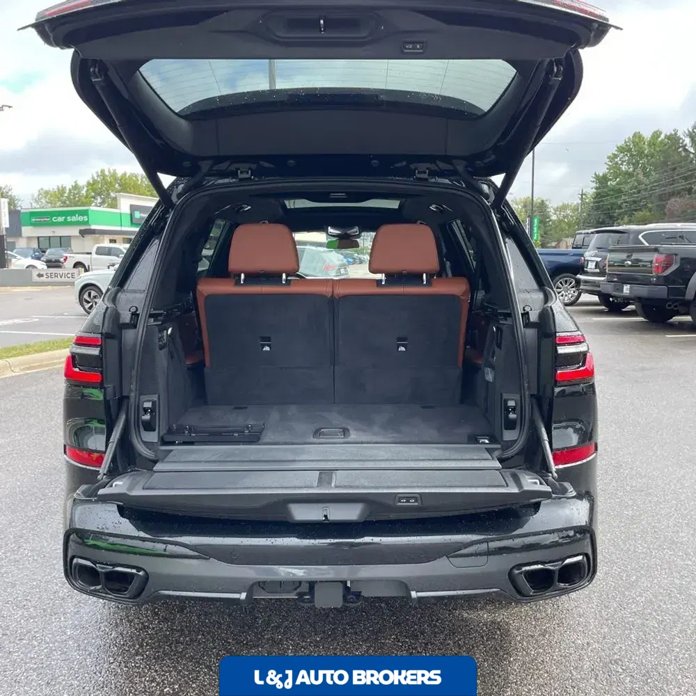 2024 BMW X7 M60i