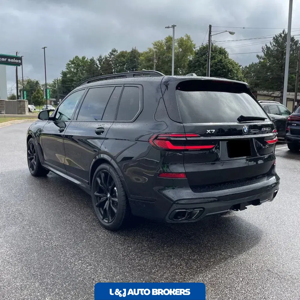 2024 BMW X7 M60i