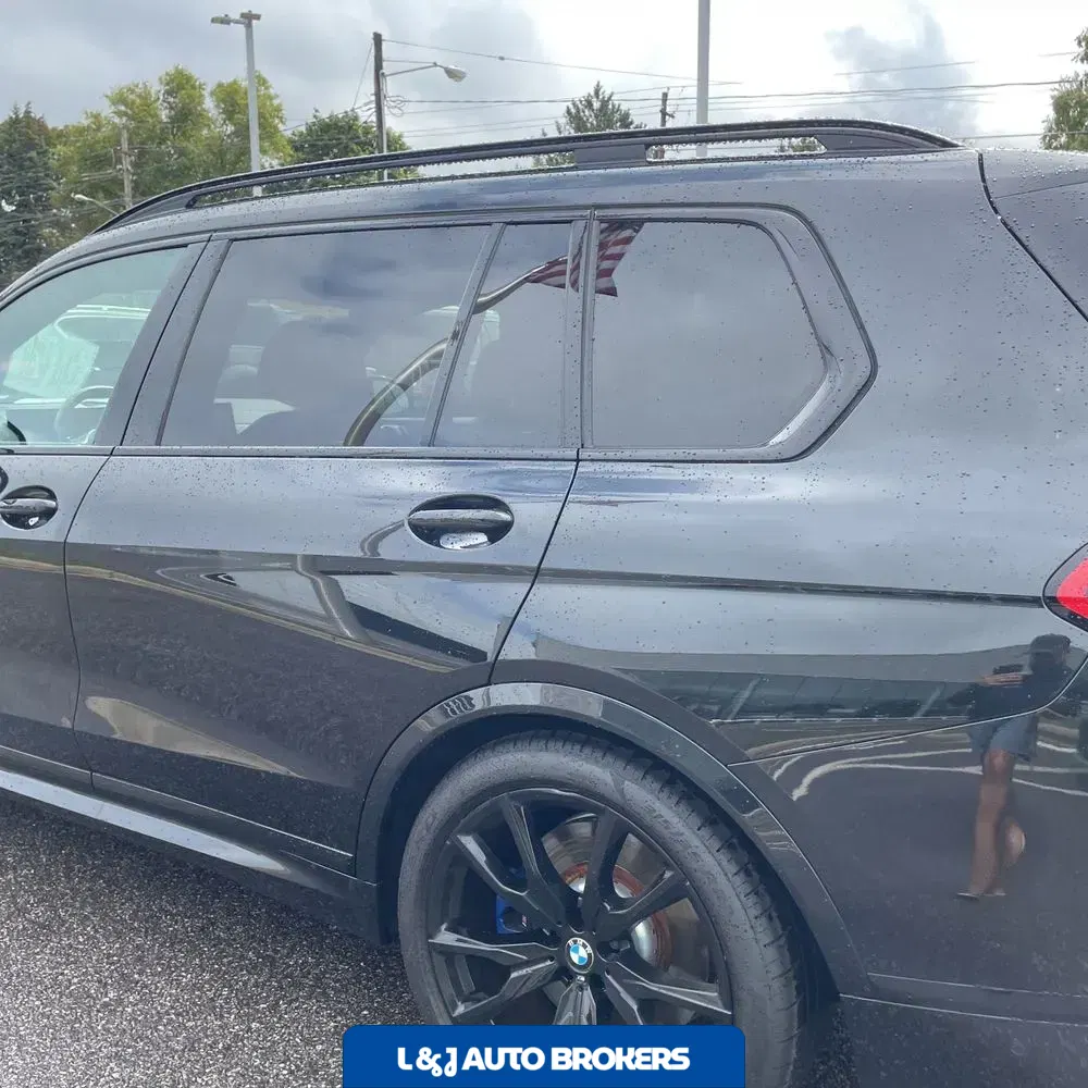 2024 BMW X7 M60i