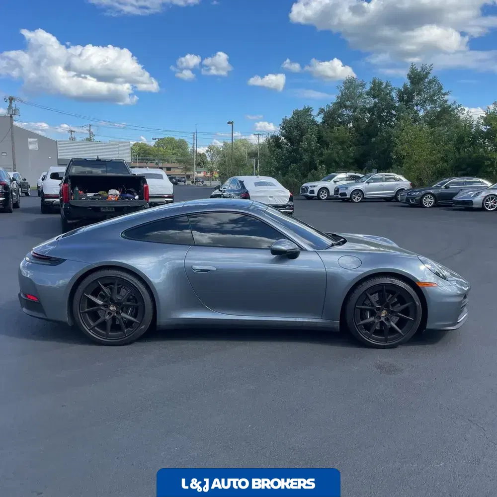 2025 Porsche 911 Carrera