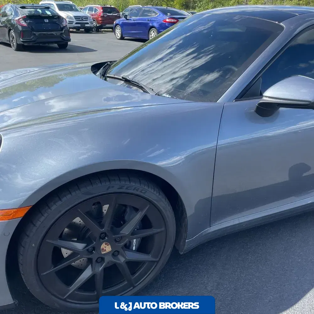 2025 Porsche 911 Carrera
