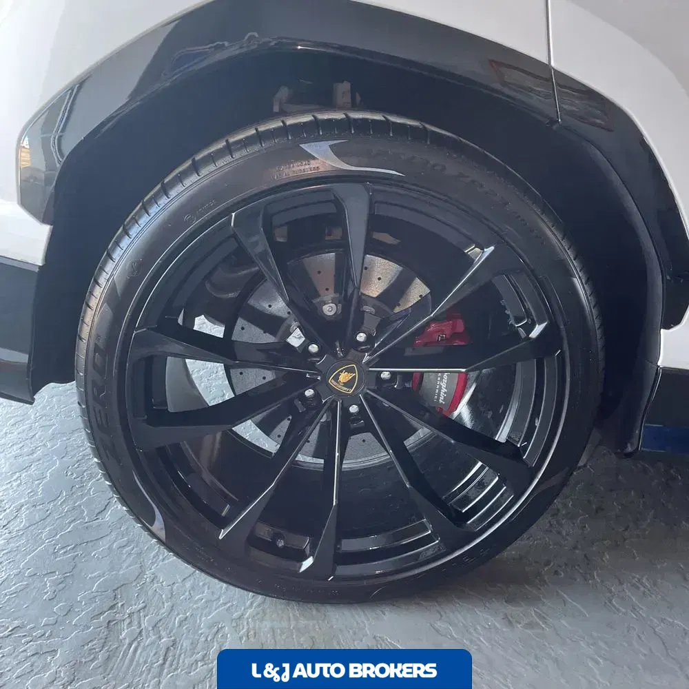 2022 Lamborghini Urus Base